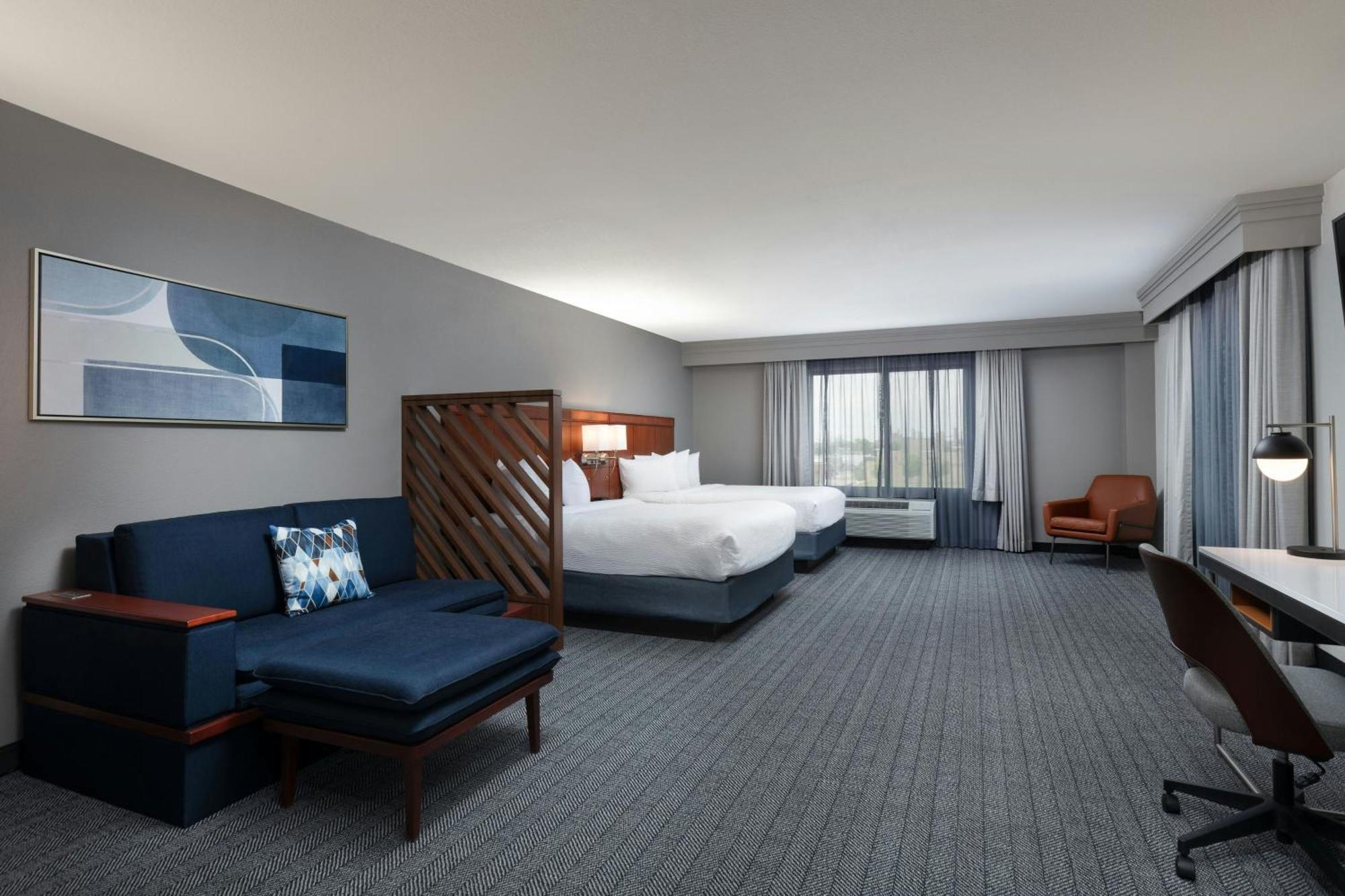Готель Courtyard By Marriott Wichita At Old Town Екстер'єр фото